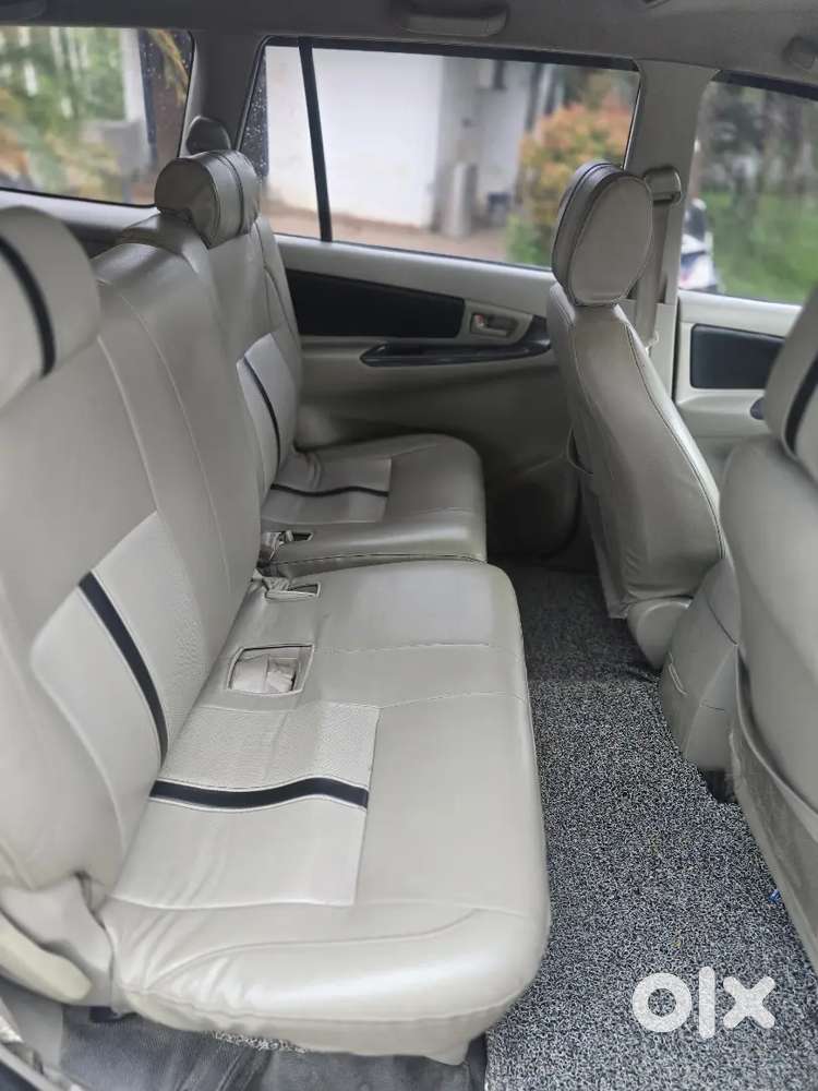 Toyota Innova 2.5 G 2014