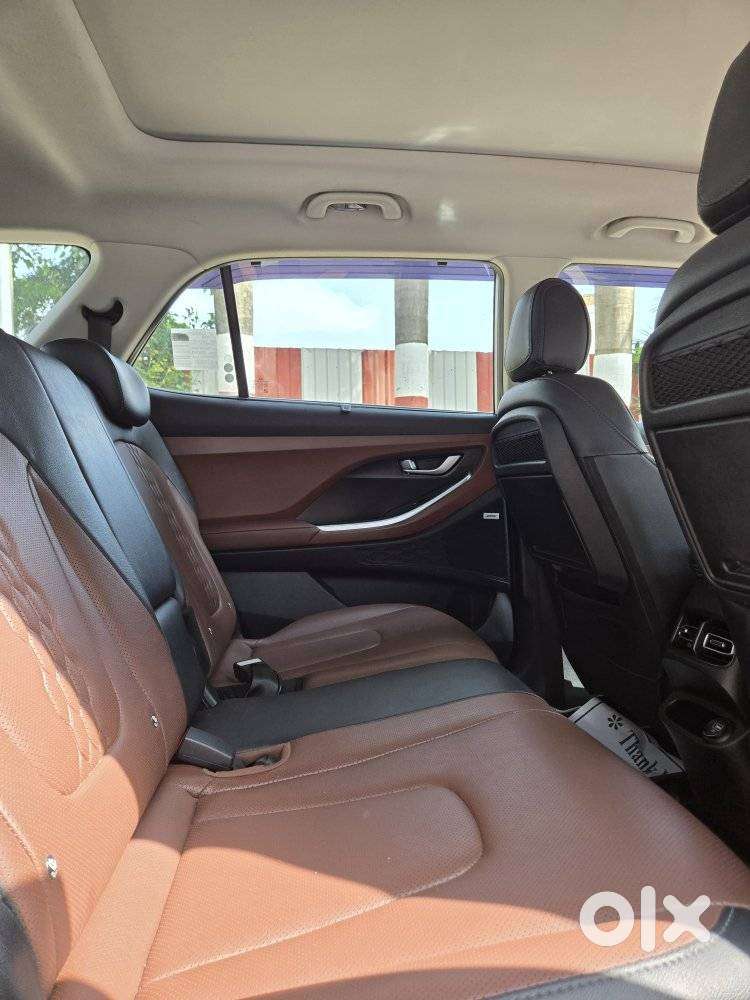 Hyundai Alcazar 2.0 Platinum (o) Petrol At 7 Str, 2023, Petrol