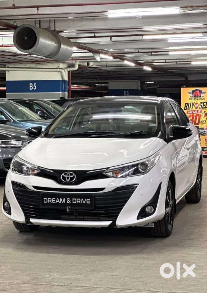 Toyota Yaris V Cvt, 2020, Petrol