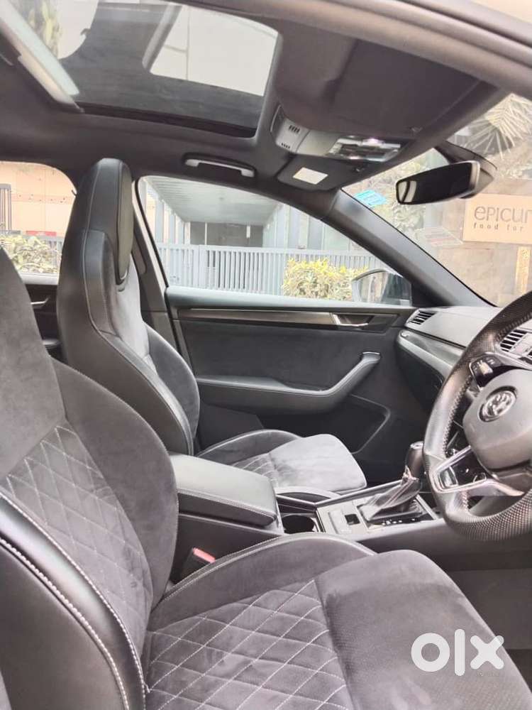 Skoda Superb [2020-ongoing] 1.8 Sportline, 2021, Petrol