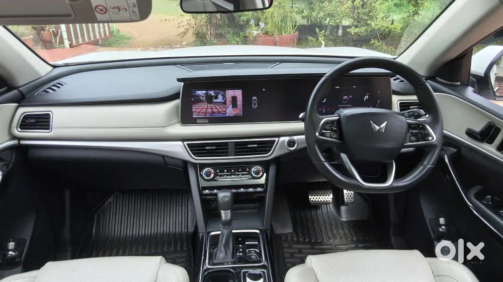 Mahindra Xuv700 Ax7 2022