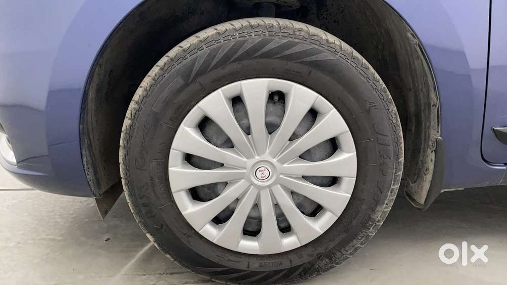 Maruti Suzuki Dzire Vxi Ags, 2022, Petrol