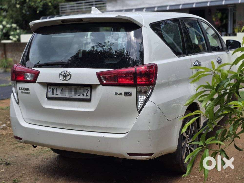 Toyota Innova Crysta 2.5z, 2021