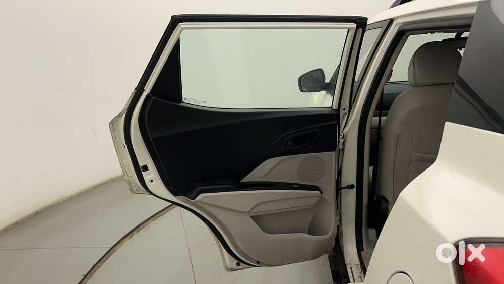 Mahindra Xuv300 1.2 W6 Amt Petrol, 2022, Petrol