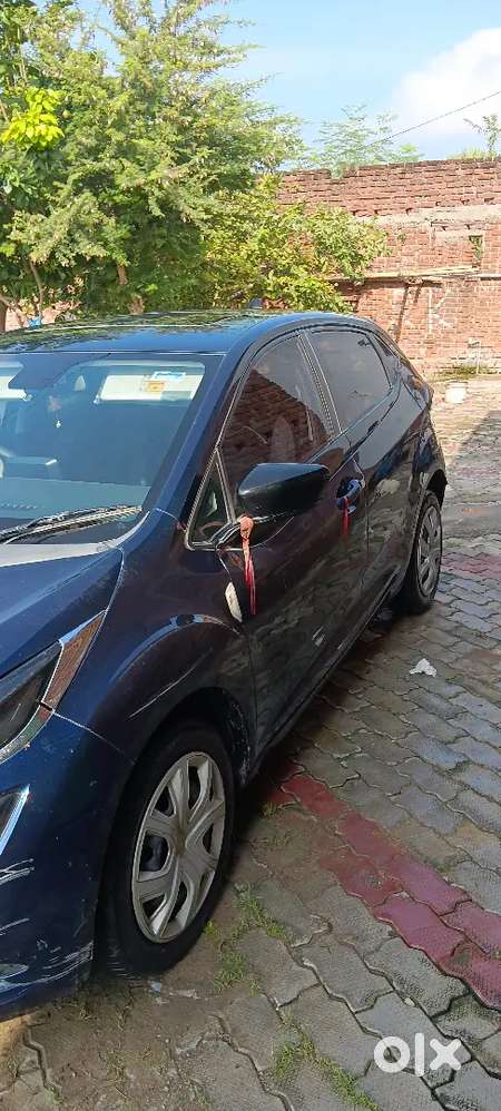 Tata Altroz 1.2 Plus 2025 Sunroof