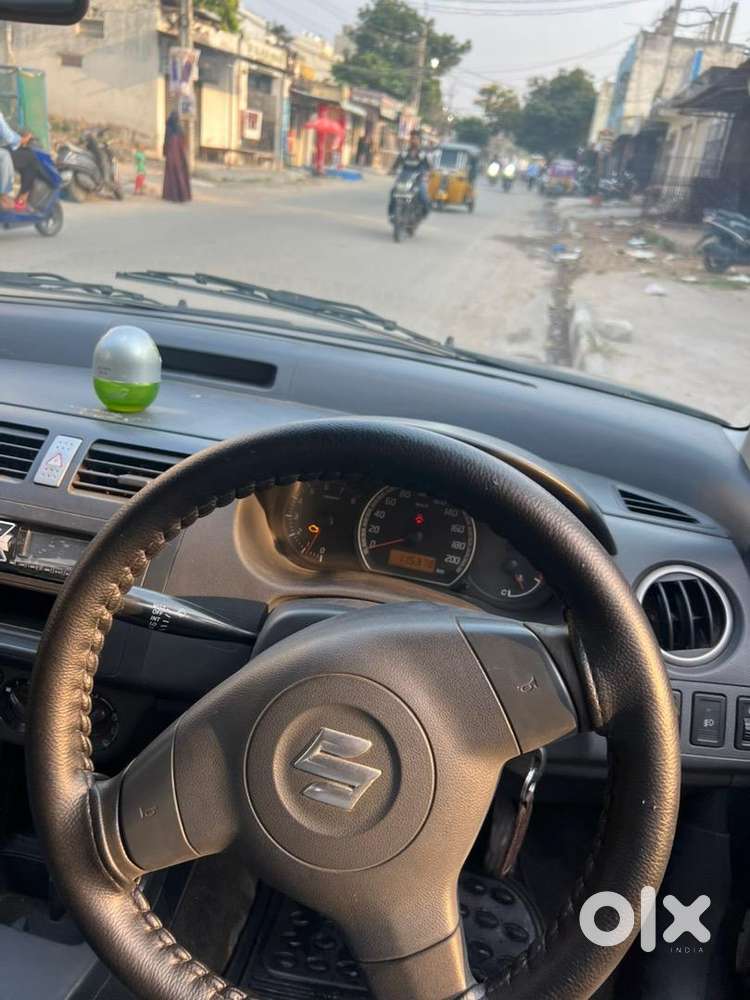 Maruti Suzuki New-gen Swift 2005 Petrol Good Condition