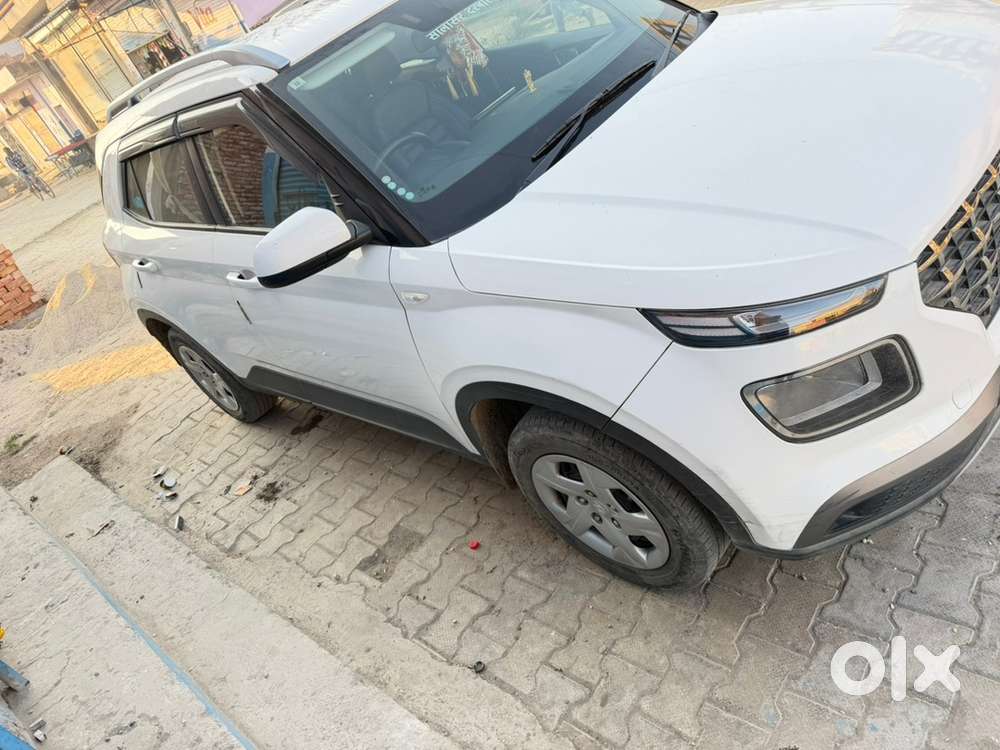 Hyundai Venue 2021 Petrol Well Maintained