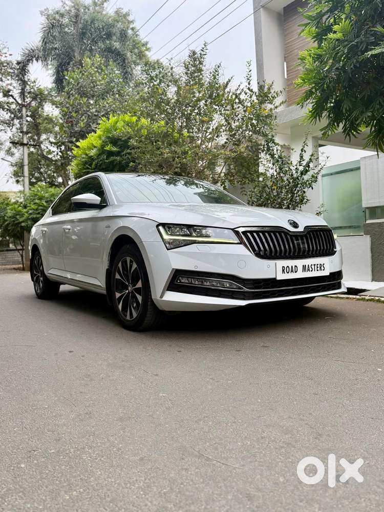 Skoda Superb 2.0 L&k Tsi At, 2023, Petrol