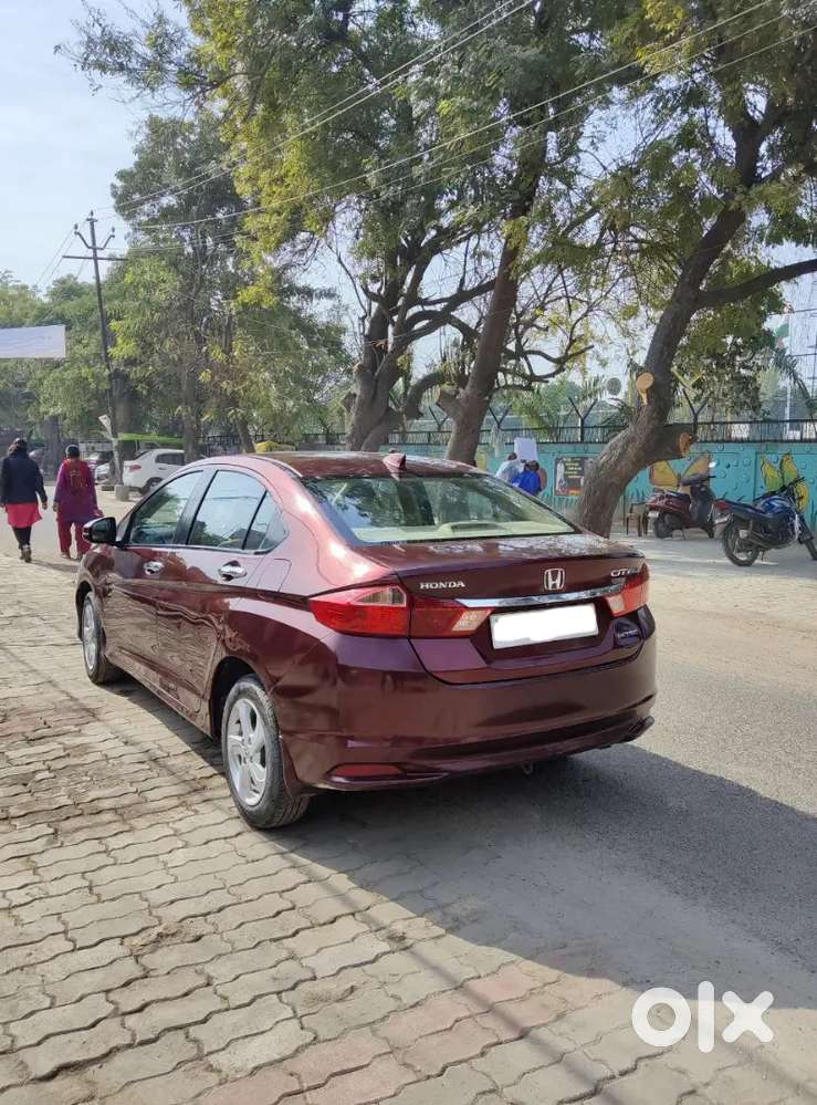 Top Sunroof Model Maroon Honda City