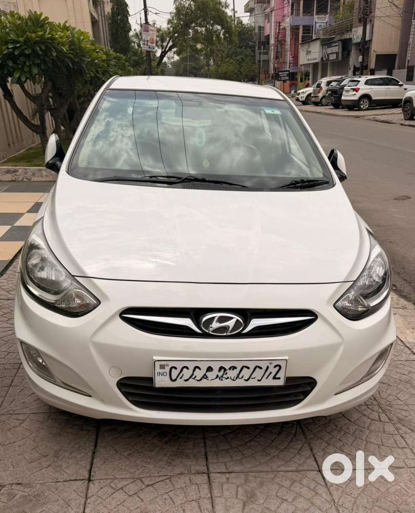 Reliable Hyundai Verna Petrol 2013