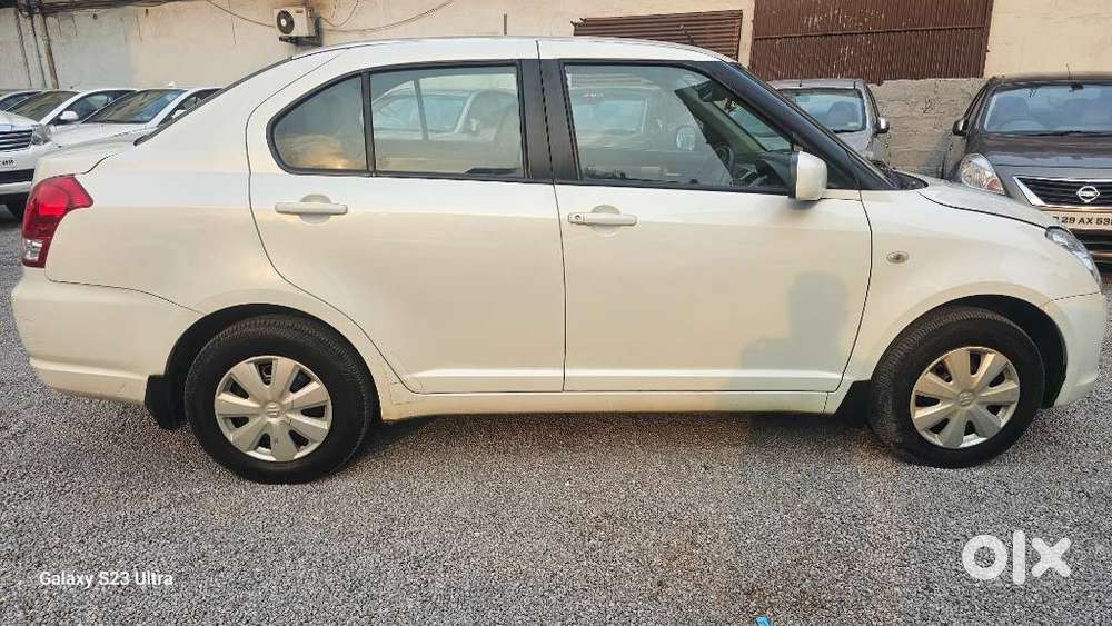 Maruti Suzuki Swift Dzire 1.2 Vxi Bsiv, 2011, Petrol