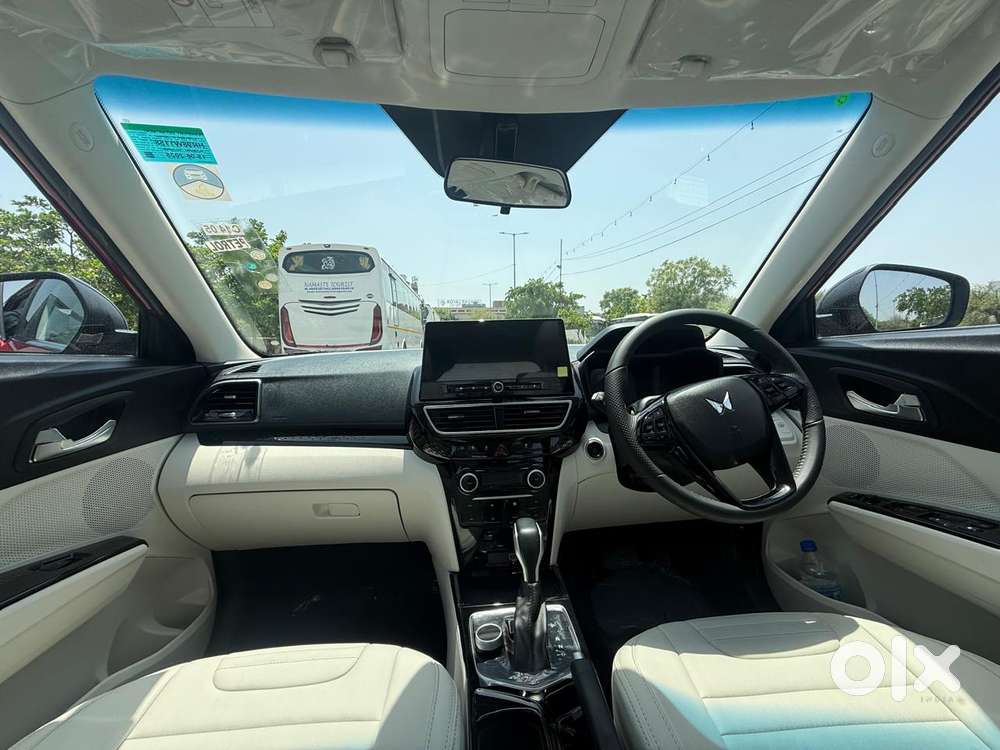 Mahindra Xuv 3xo Ax5 Pm At, 2025, Petrol