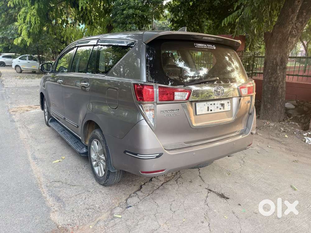 Toyota Innova Crysta 2.4 V 8 Str, 2016, Diesel