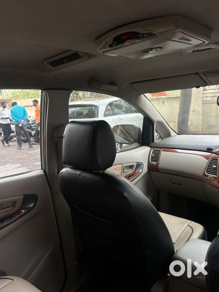 Toyota Innova 2012
