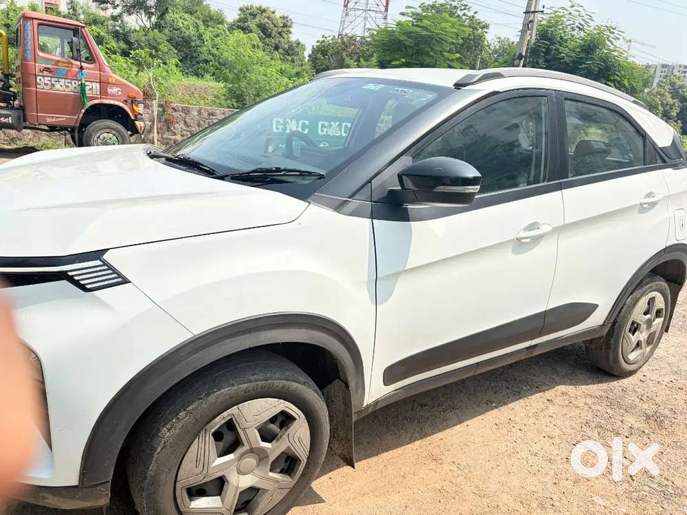 Tata Nexon Pure Plus Petrol Manual 2026