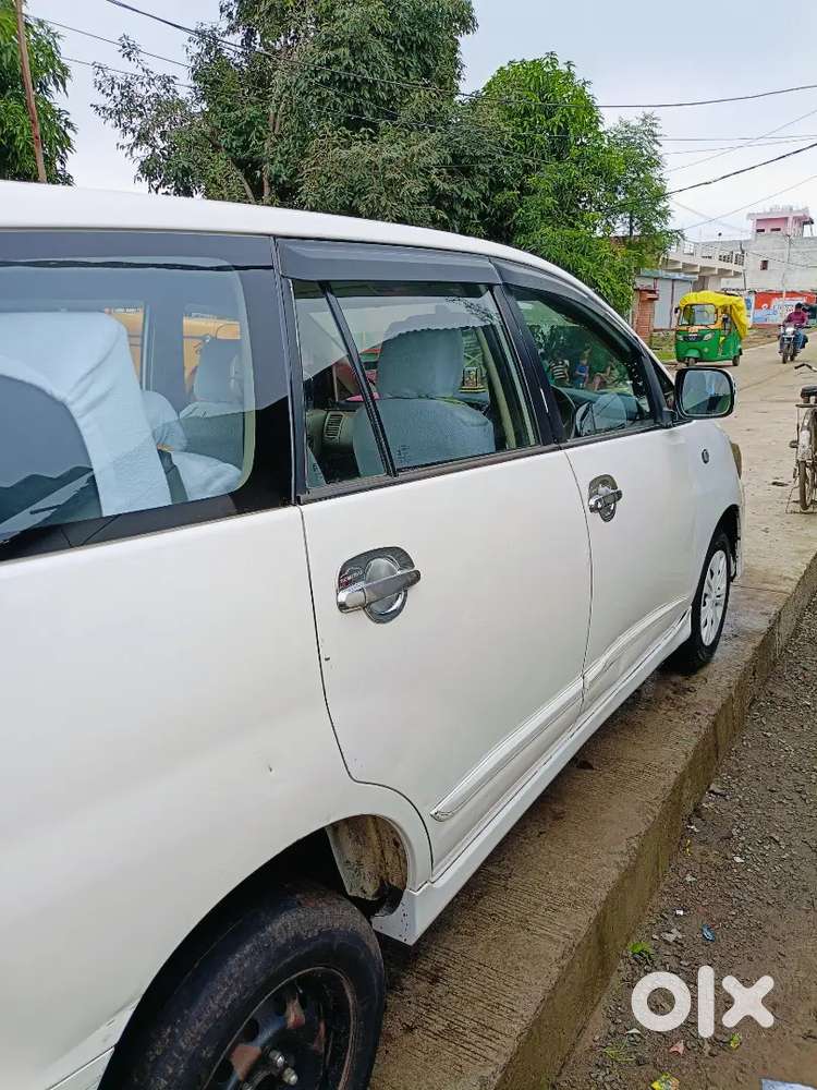 Toyota Innova 2016