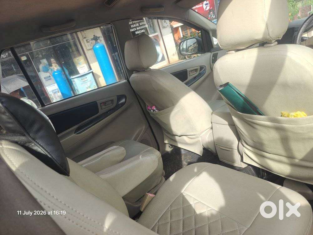 Toyota Innova 2.5 G (diesel) 7 Seater Bs Iv, 2011, Diesel