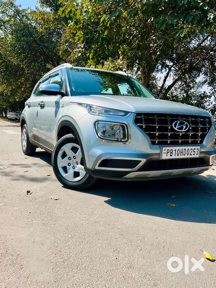 Hyundai Venue Petrol 2019