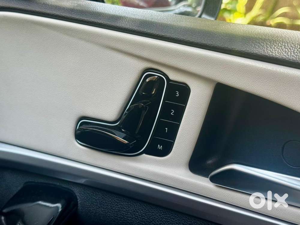 Mahindra Xuv700 Ax7 Dsl 2025 Model  Diesel  Manual