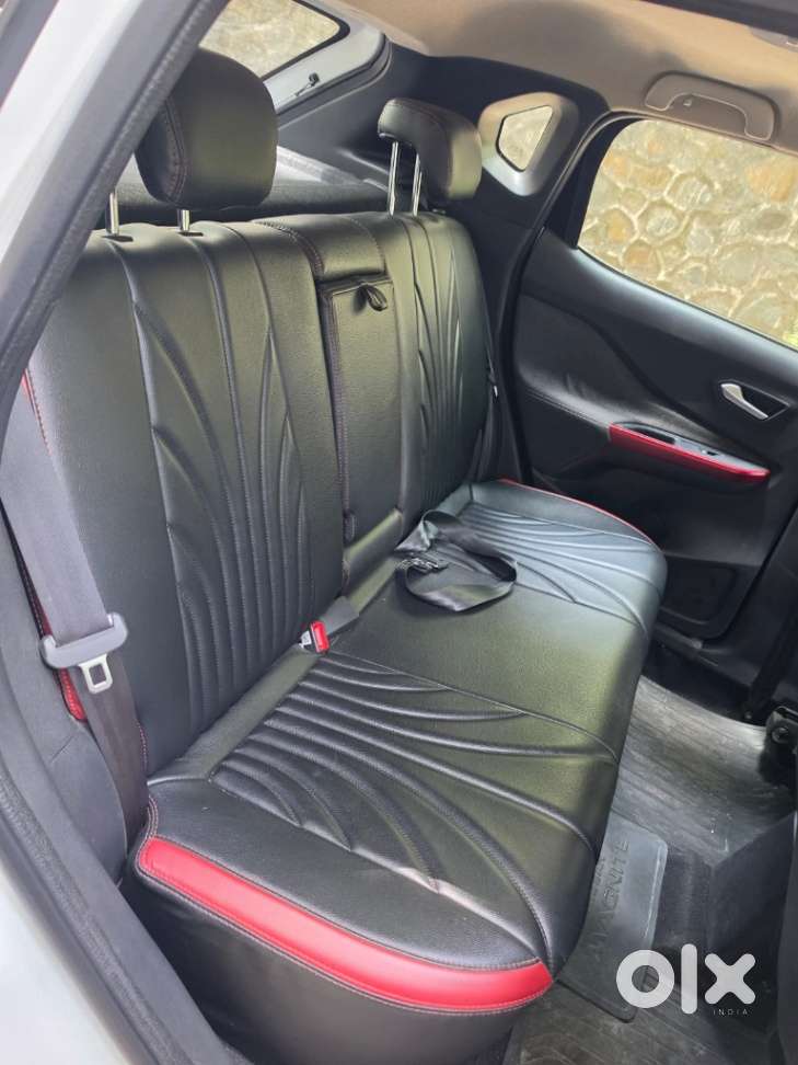 Nissan Magnite Xv Turbo Cvt Red Edition, 2022, Petrol