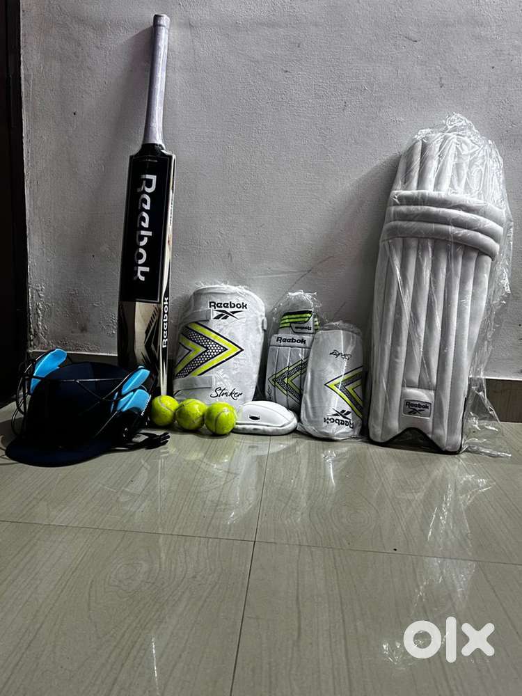 Reebok Striker Full Size Cricket Kit  Unused  Complete Set