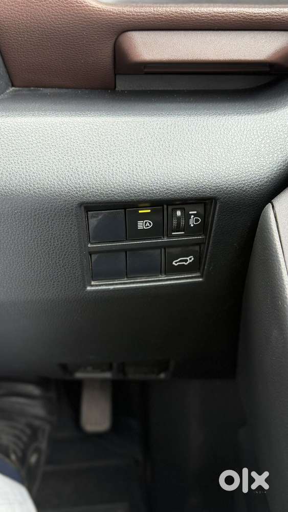 Toyota Innova Hycross 2.0 Zx (o) Hybrid 7 Str, 2024, Electric