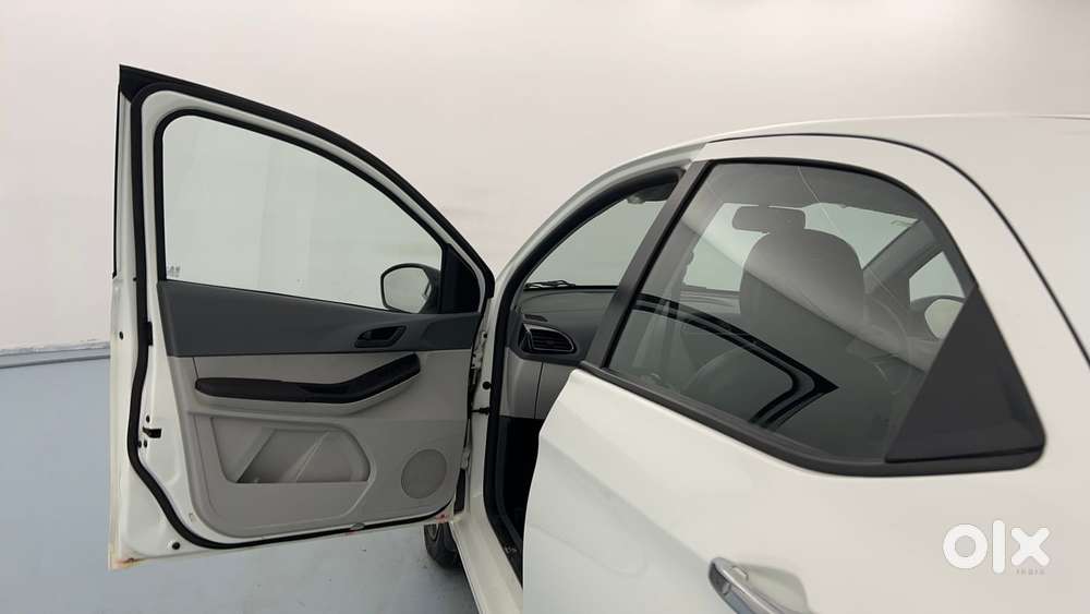 Tata Tiago 1.2 Revotron Xt Option, 2025, Petrol