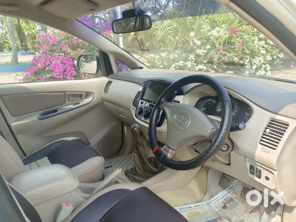 Toyota Innova 2005 Petrol 80000 Km Driven