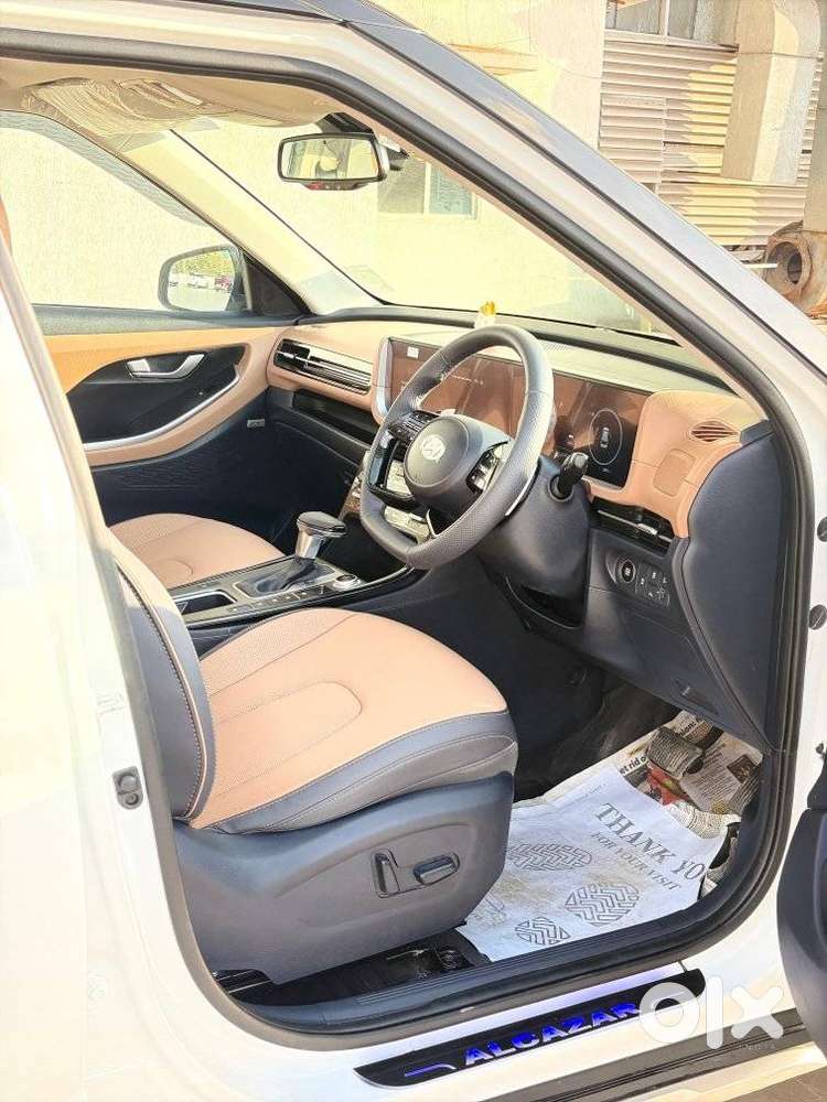 Hyundai Alcazar Signature (o) 6 Str 1.5 Petrol Dct, 2025, Petrol