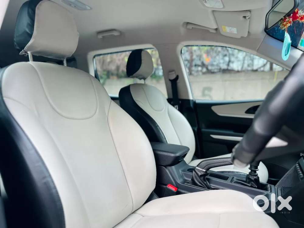 Mahindra Xuv700, 2025, Petrol