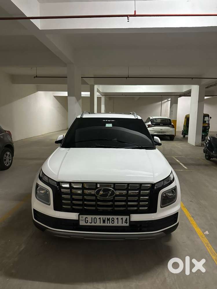 Hyundai Venue Petrol Manual 2023