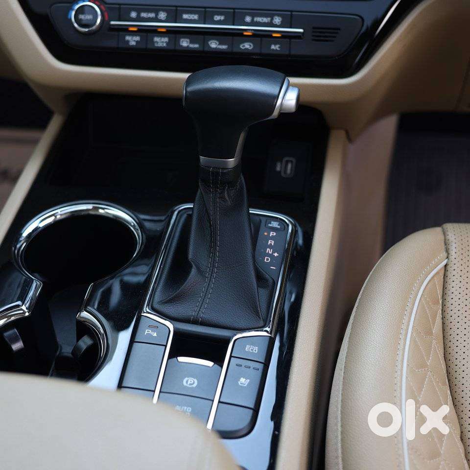 Kia Carnival Limousine Plus 7 Str, 2022, Diesel