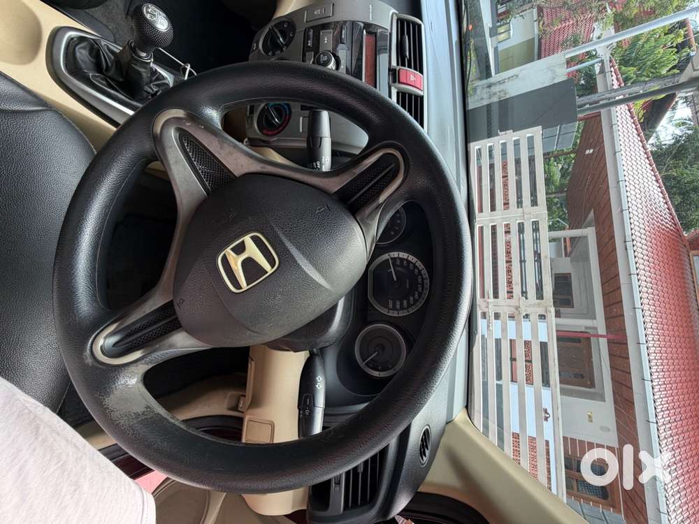 Honda City E
