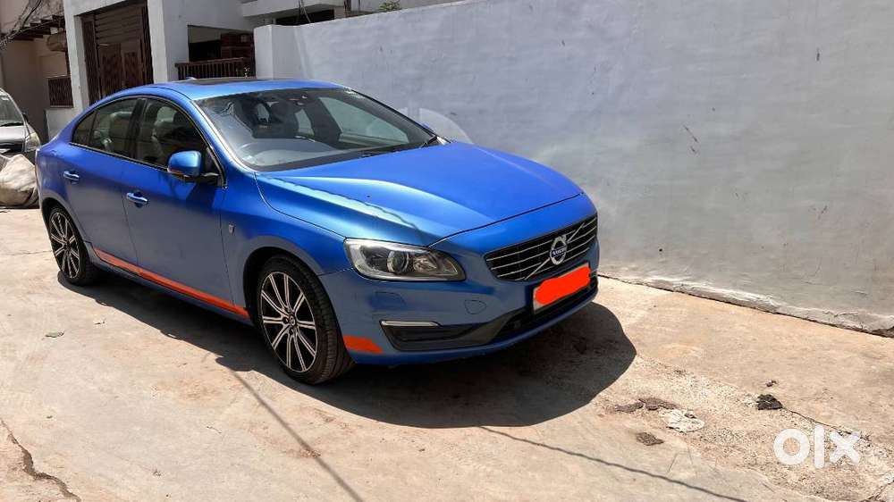 Volvo S60 Polestar D5 : Bmw And Mercedes - Eat Dust! Daddy Is Here!