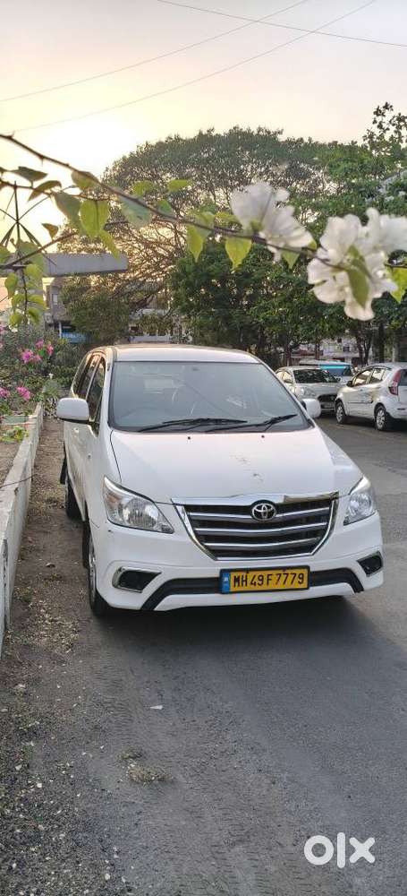 Toyota Innova 2.5 G (diesel) 8 Seater Bs Iv, 2016, Diesel