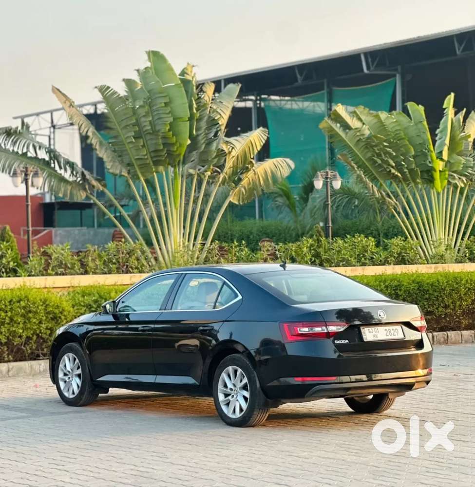 Skoda Superb [2014-2016] 1.8 Style Tsi At, 2017, Petrol