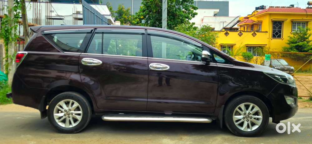 Toyota Innova Crysta 2.4 V 8 Str, 2016, Diesel