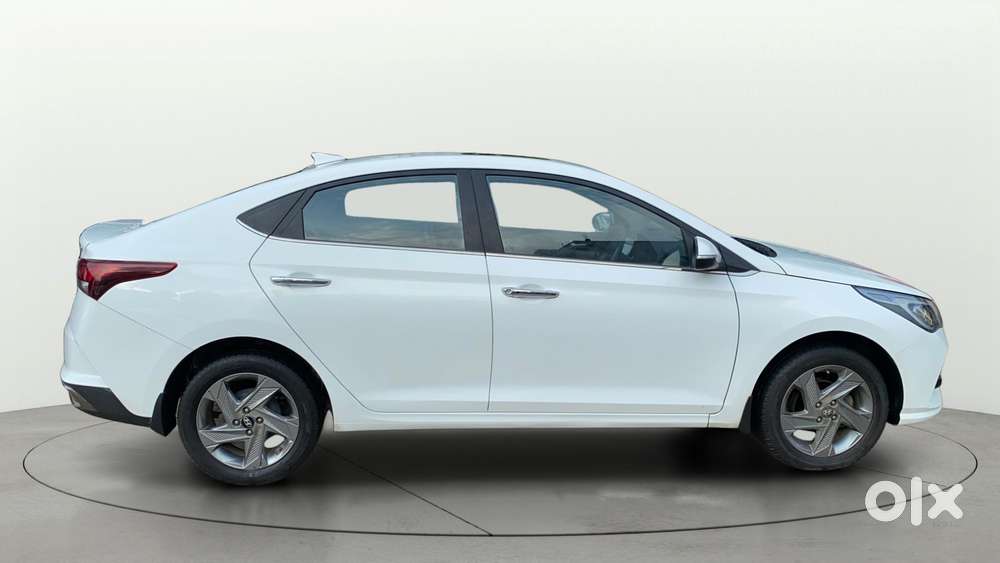 Hyundai Verna 1.5 Sx Vtvt Ivt, 2022, Petrol