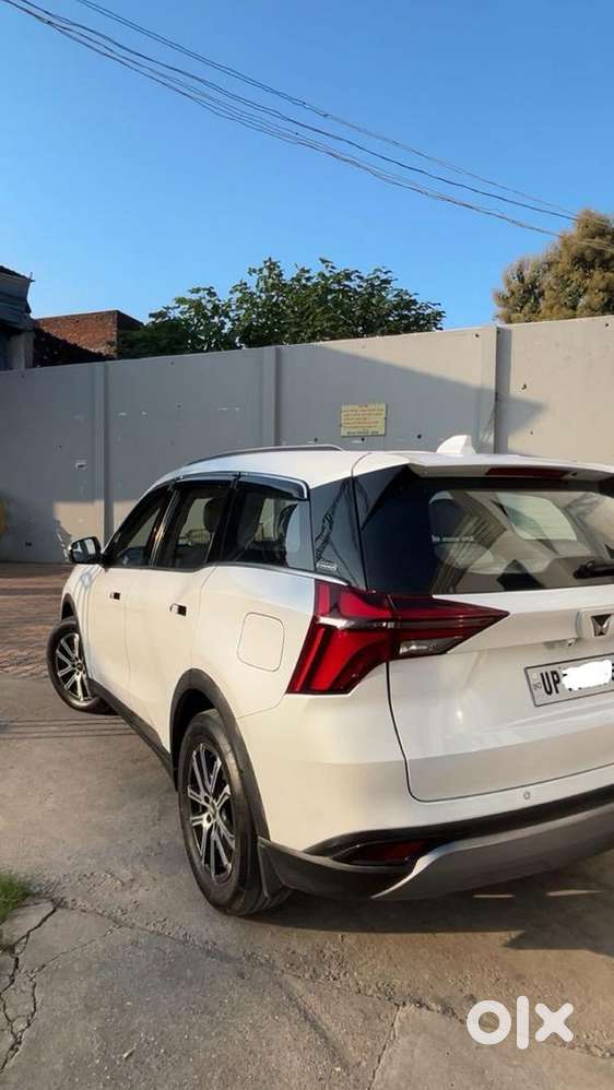 Xuv700 Ax7 L (white)– Brand New Feel  All Services Done  Genuine Car