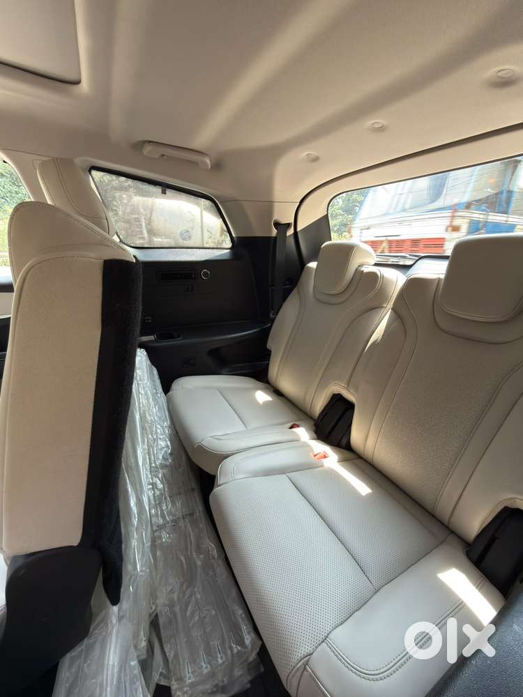 Mahindra Xuv700 Ax7 Awd, 2022, Petrol