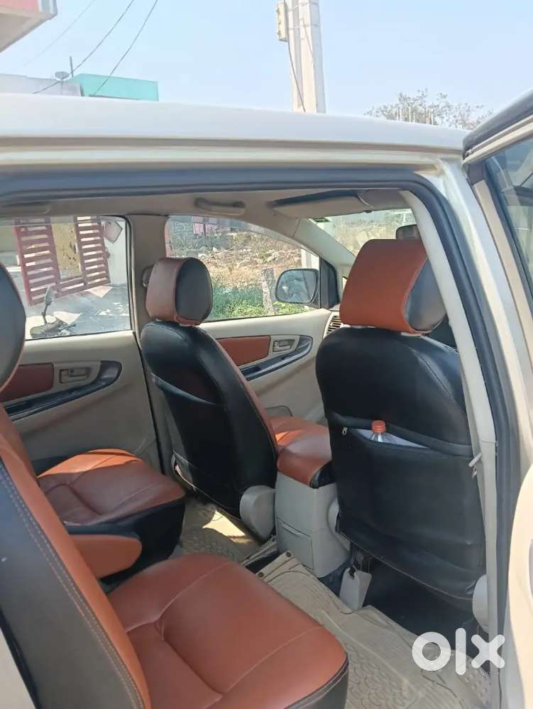 Toyota Innova 2011