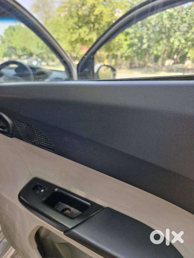 Tata Tiago 1.2 Revotron Xt Option, 2017, Petrol