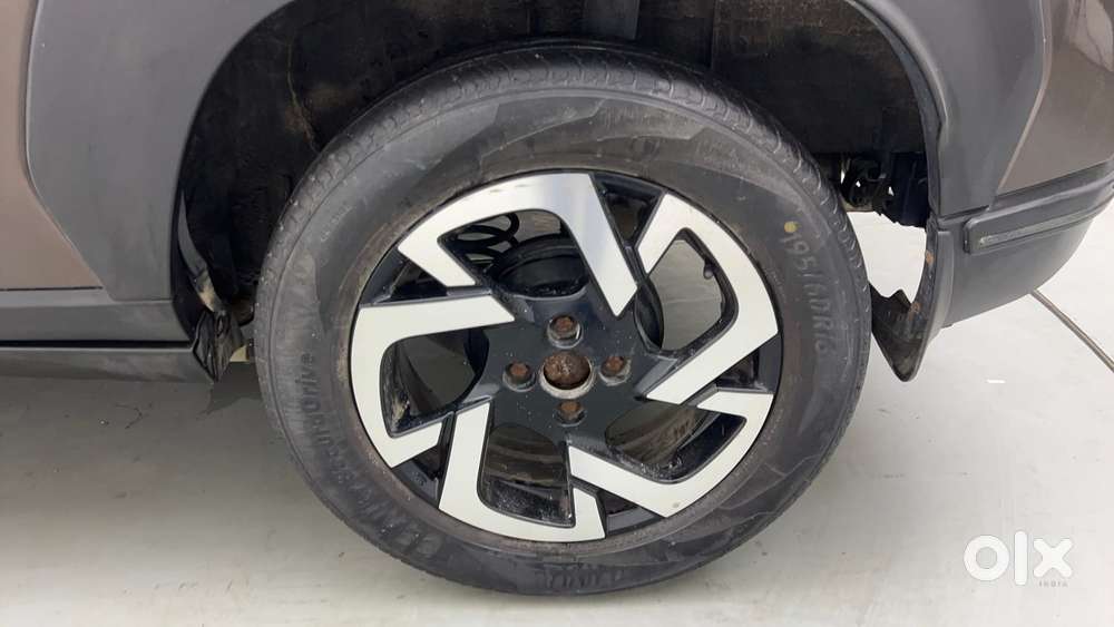 Nissan Magnite 1.0 Xv, 2021, Petrol