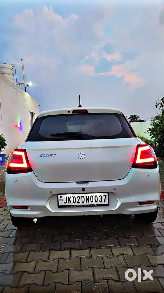 Maruti Suzuki Swift Zxi 2025