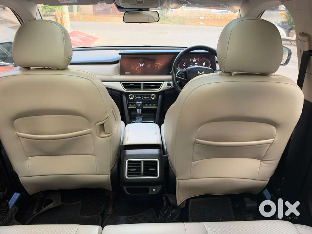 Mahindra Xuv700 2.2 Ax 7 Diesel At Str, 2022, Diesel