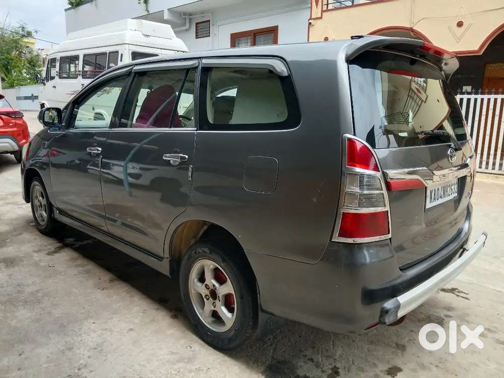 Toyota Innova 2012 Diesel Well Maintained