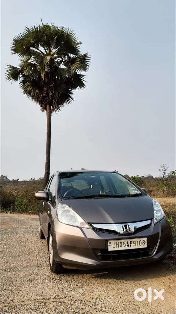 Honda Jazz 2012 Petrol Well Maintained (doctor Driven)