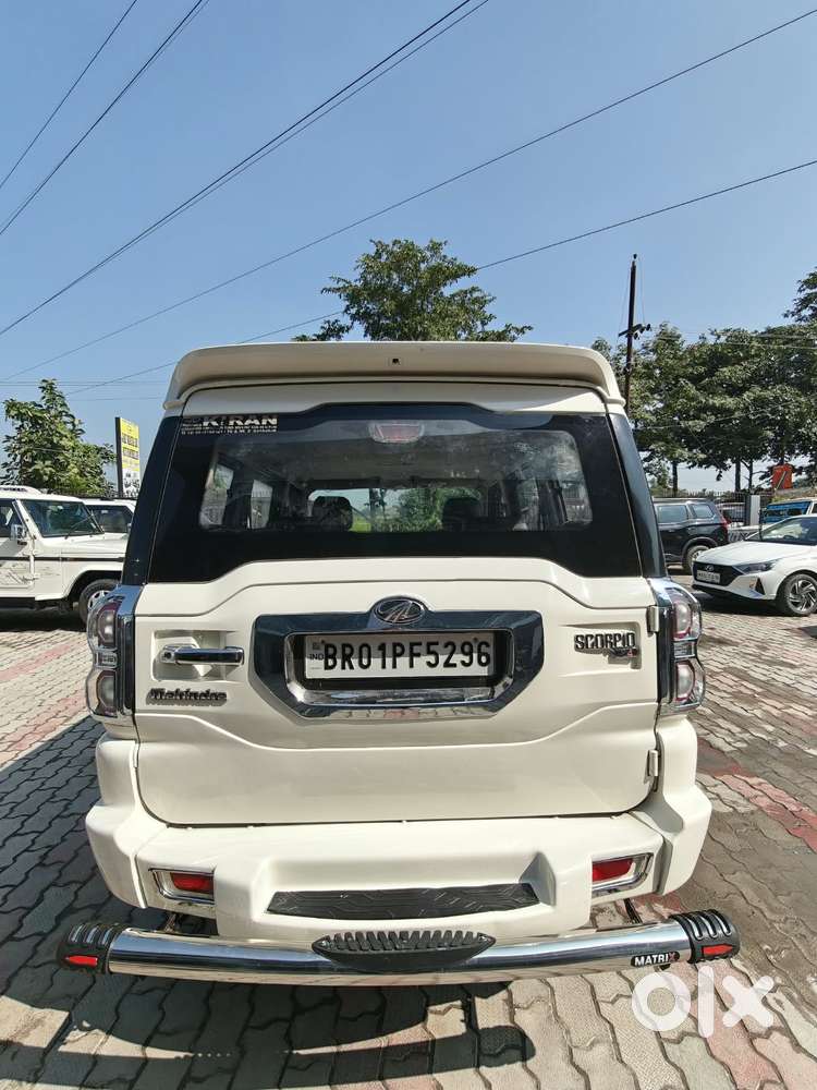 Mahindra Scorpio S4 9 Seater, 2015