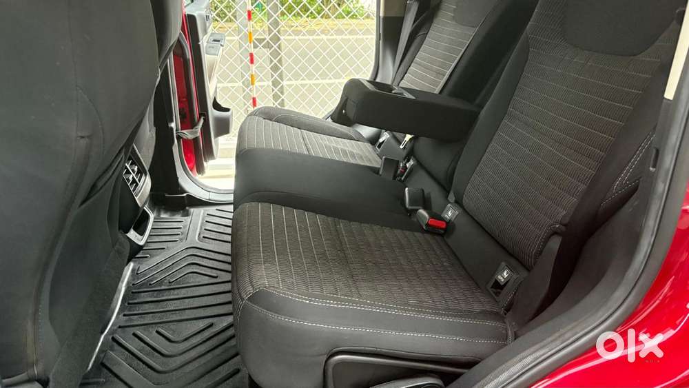 Mahindra Thar Roxx Ax3 L Diesel Mt 2wd, 2025