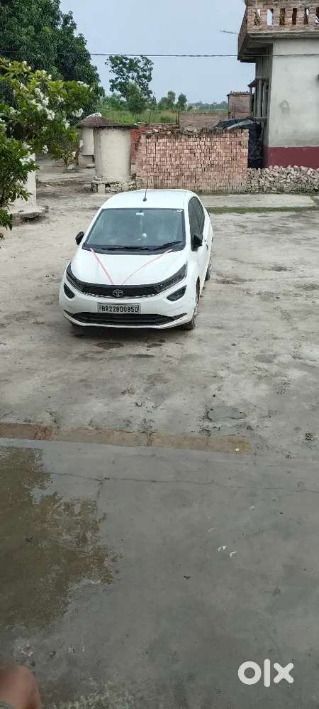 Tata Altroz 2023 Petrol 27900 Km Driven